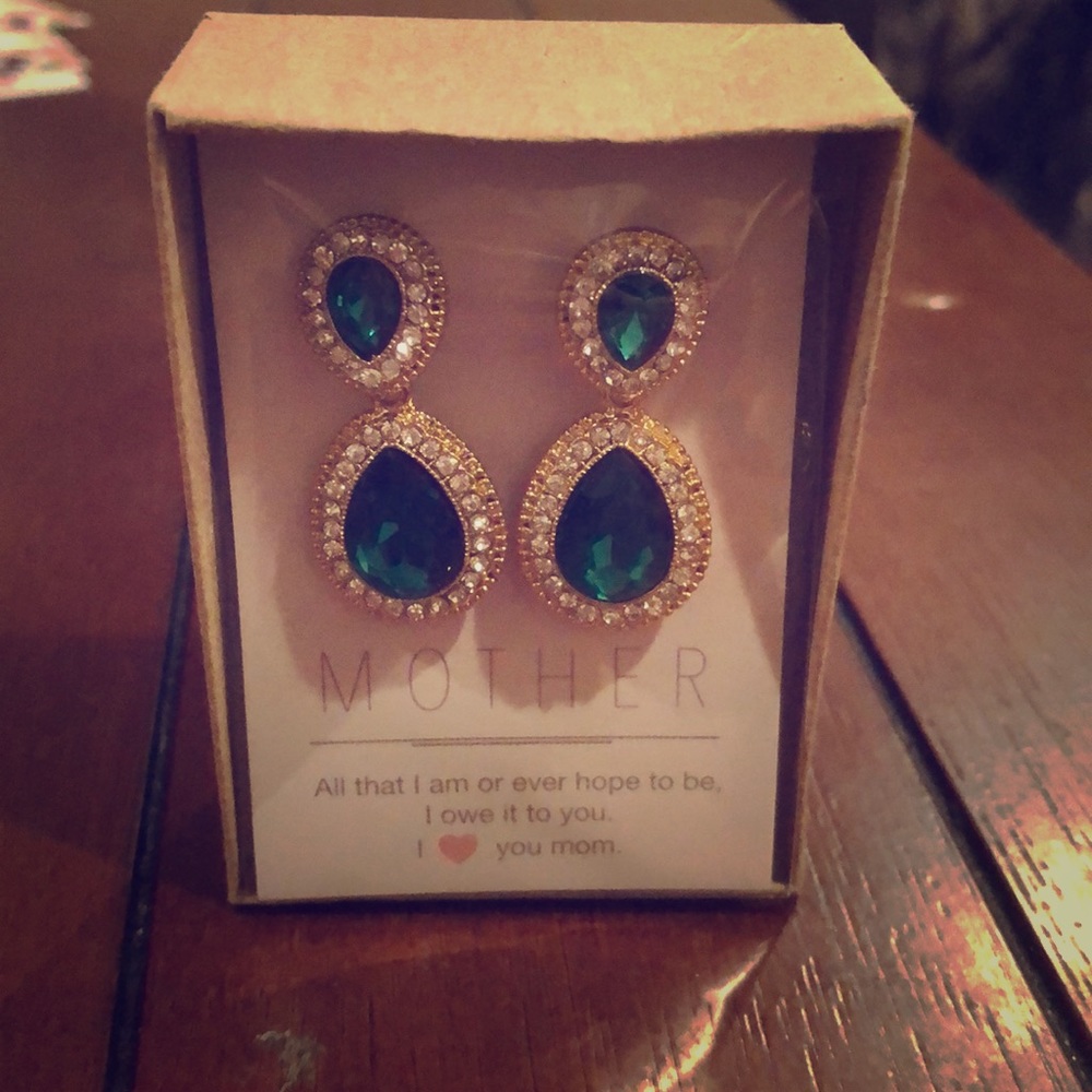 Emerald long earrings